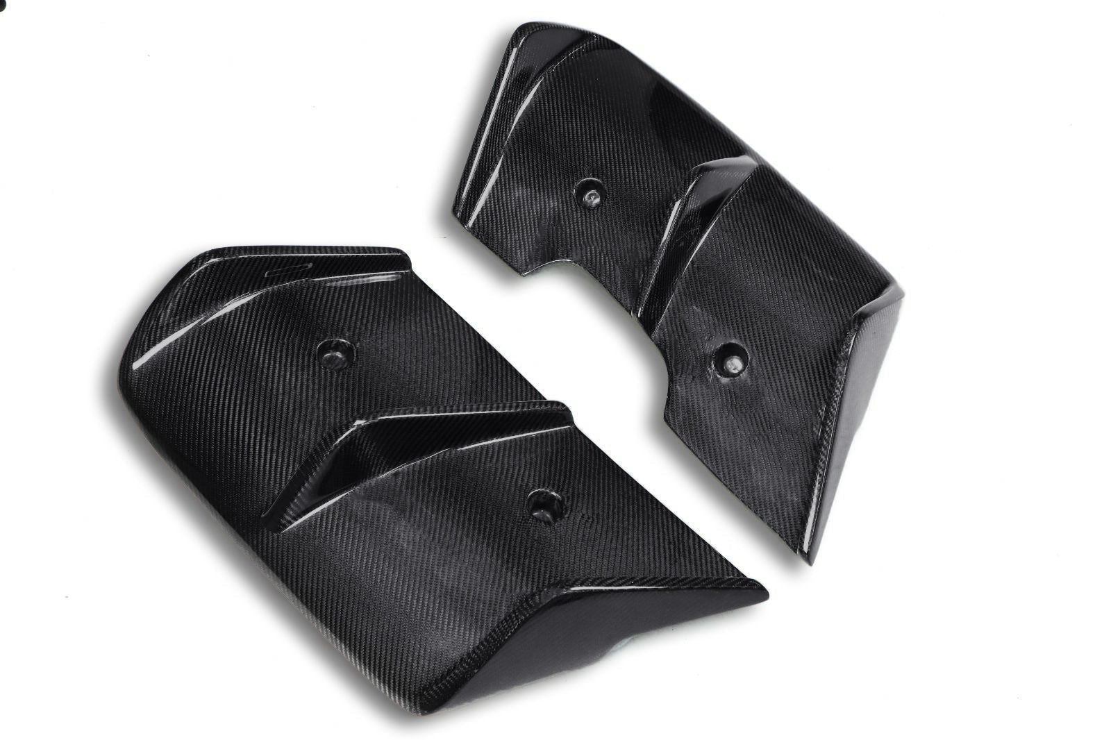 GT aerodynamic carbon fiber rear diffuser BMW i8 side view