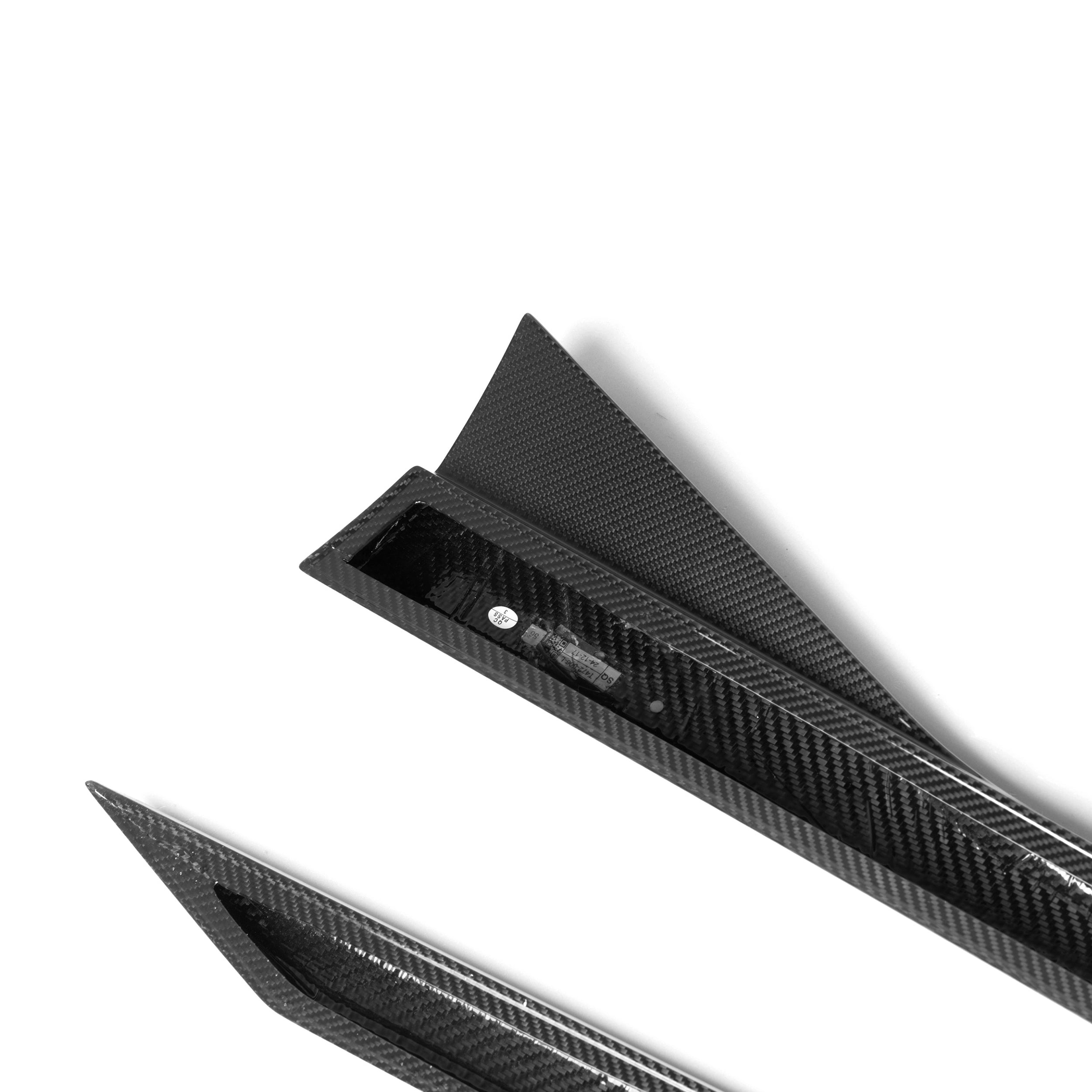 Performance-Boosting Carbon Fiber Side Skirts for 2024 BMW G90 M5